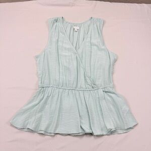 14th & Union Light Green Sleeveless Blouse